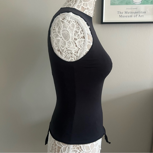 NWOT - SKIMS Essential Crew Neck Sleeveless Bodysuit in Black/Onyx - Picture 6 of 8